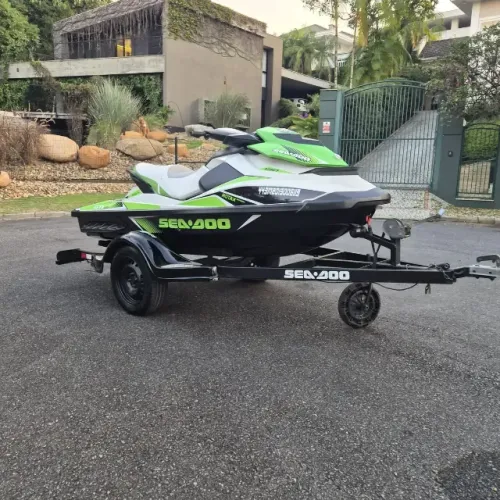 Jet Sea-Doo GTI 130 2013 com Som