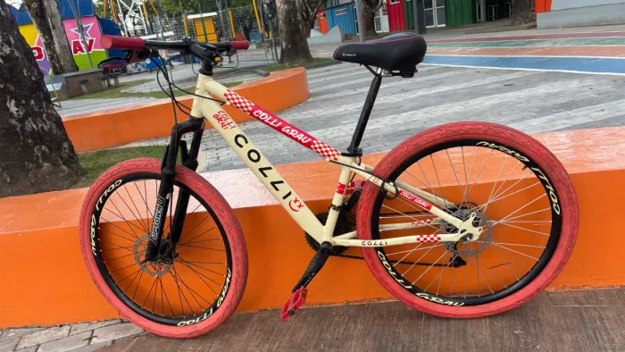 Bicicleta aro 26 + informação na descrição