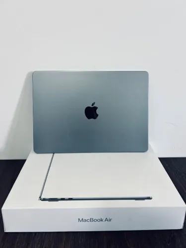 MacBook Air M2 - 13.6 | 8GB RAM | 256GB SSD | Estado Impecável | Bateria 100%