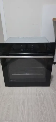 Forno Elétrico de Embutir Electrolux Multifuncional 80L Preto Experience OE8EA