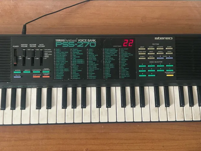 Teclado Yamaha PortaSound PSS-270 Vintage