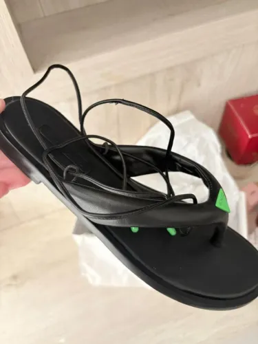 Schutz NOVA, rasteira com amarração