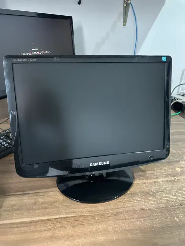 Monitor 17 polegadas 180,00 19 polegadas 350,00 22 polegadas 450