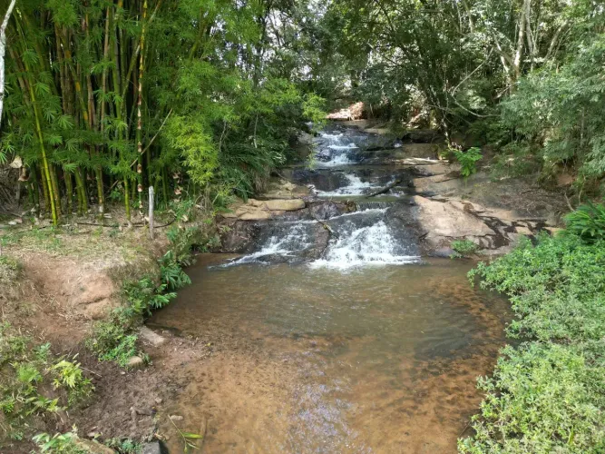 terreno com cachoeira  em Itapeva-MG