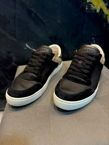 Tênis Burberry original - tamanho 40 Brasil