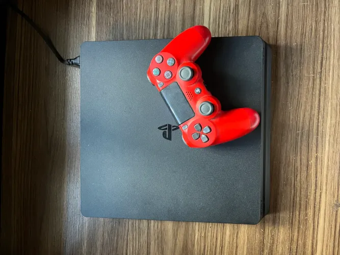 PS4 + controle