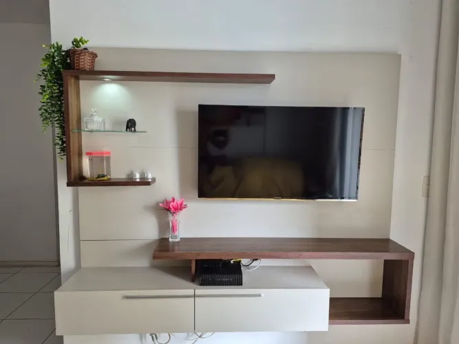 Painel Floripa para TV - Cores Nogueira/Off White
