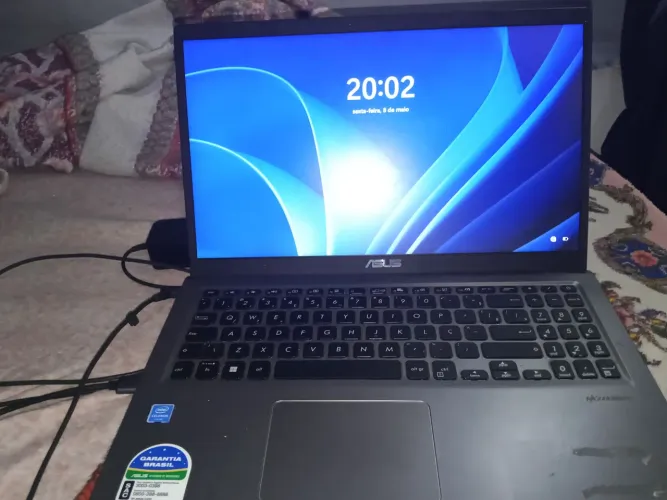 Vendo notebook Asus usado 