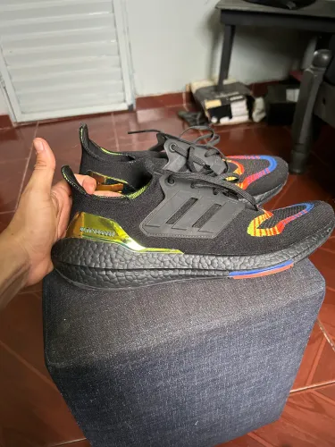 Adidas ultraboost 22 - tam 43 