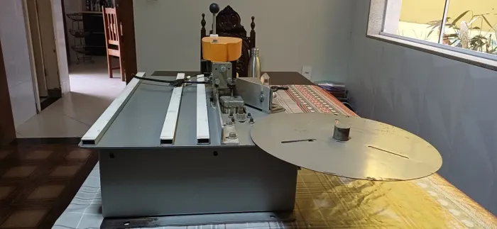 Coladeira de borda portátil manual New Small 1400W 220V Monofásica - VERRY MÁQUINAS
