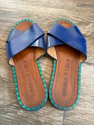 Rasteirinha Sandália Bimba y Lola Original - Couro Azul e Detalhe Listrado