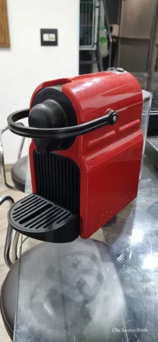 Nespresso Inissia Vermelha