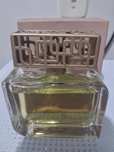 Perfume make b gold