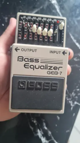 Pedal de baixo - Bass Equalizer Boss