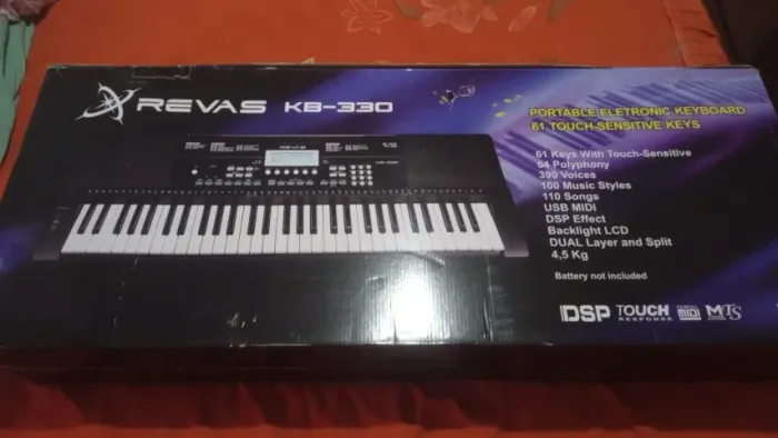 TECLADO REVAS KB-330 PRATICAMENTE NOVO