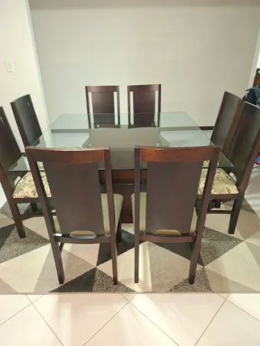 Mesa quadrada 8 cadeiras