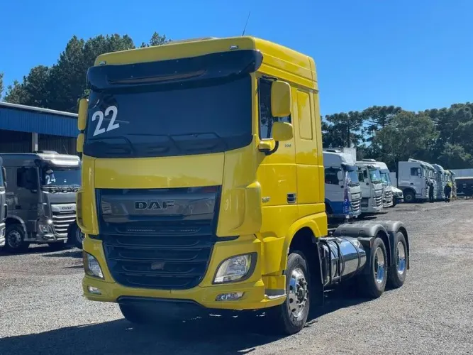 DAF XF 530 6X4 ANO 2022 - COM 356 MIL KM - RODAS DE ALUMINIO + DETALHES EM BLACK PIANO