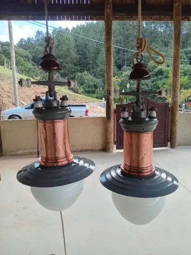 Duas luminárias Rio antigo por 3 mil