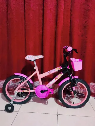 Bicicleta Barbie preta com rosa aro 16