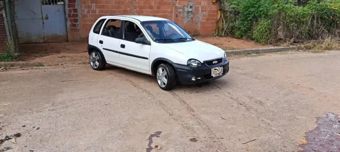 Chevrolet Corsa Super 1.6 MPFI 8V 5P 2001