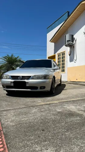 Chevrolet Vectra CD 2.2 16V / 2.0 16V Mec./aut. 2000