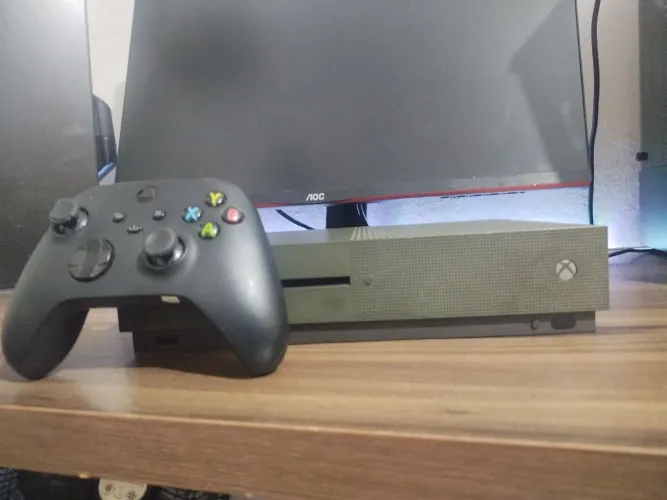 Xbox One S 1TB + Controle Sem Fio Original