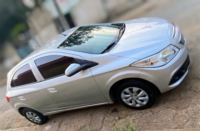 Chevrolet Onix Hatch LT 1.0 8V Flex Power Mec. 4P 2013