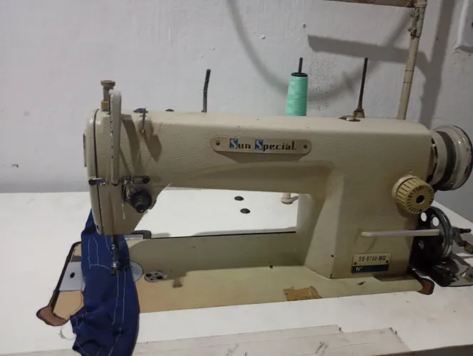 Máquina Reta industrial