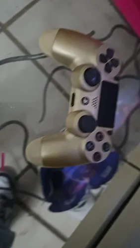 Play Station 4 com 1 controle + jogos!!