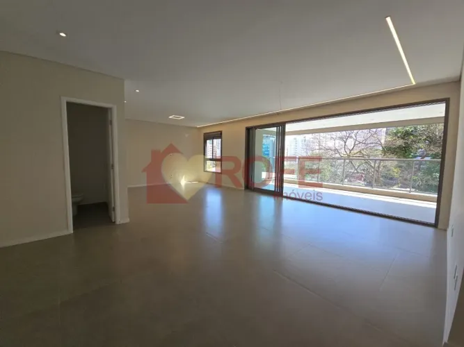 Apartamento em um dos melhores prédios do Campo Belo