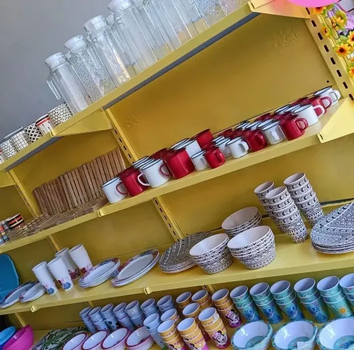Liquidação total tudo a metade do preço