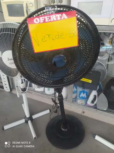 Vendo ventilador Mondial de Pé semi novo.