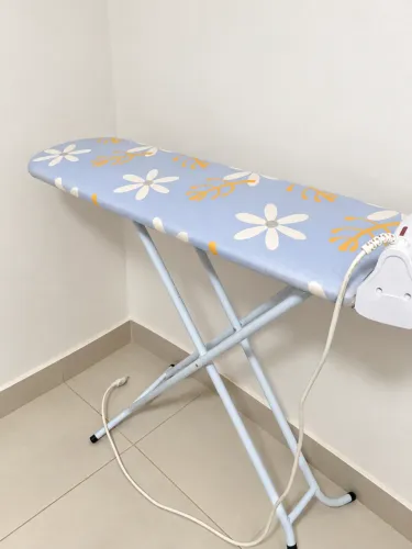 Tábua de Passar Roupa Dobrável com Suporte para Ferro