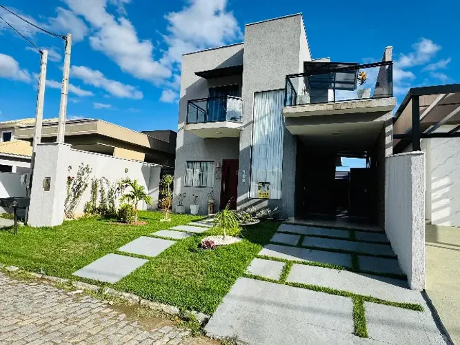 Condomínio Royal Garden Maricá - Casa com 2 suítes e piscina !