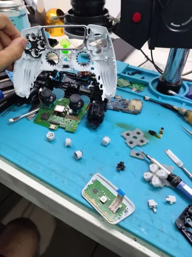 Reparo em controles de video game