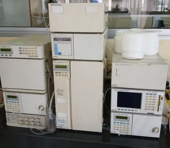 Cromatografia líquida  HPLC A-10 SHIMADZU  