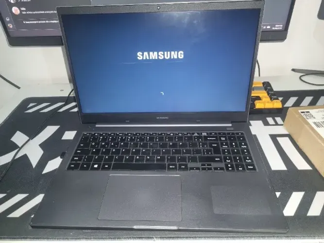 Notebook Samsung E20