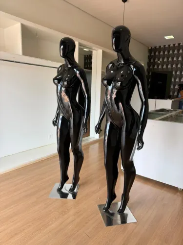 Manequins Pretos