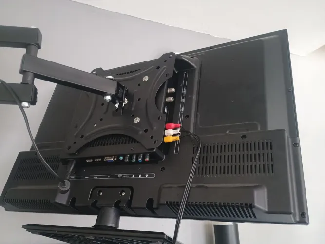 Tv 32 Philco com Suporte e Controle