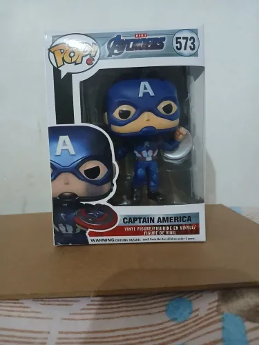Funko Pop Capitao America com Mjolnir