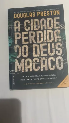 Livro A Cidade Perdida do Deus Macaco, de Douglas Preston, Editora Vestígio.