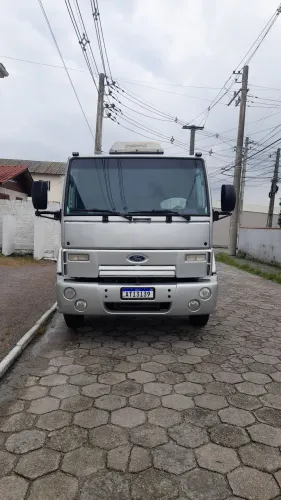 Ford cargo 1317e 2011