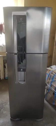 GELADEIRA ELECTROLUX DUPLEX FROST FREE ELETRÔNICA SEMI NOVA INOX
