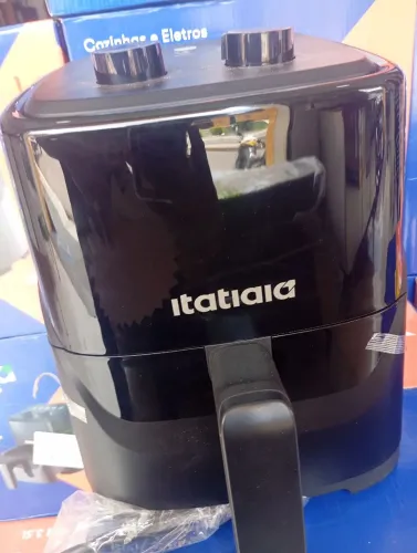 Air fryer na caixa 