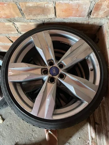 Jogo de rodas aro 20 Ford fusion, com 4 pneus novos 