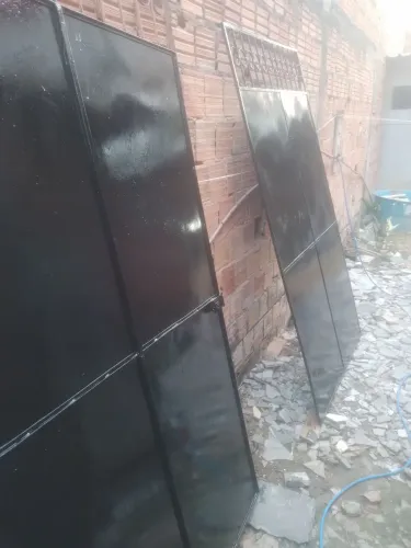 Vende se um portão