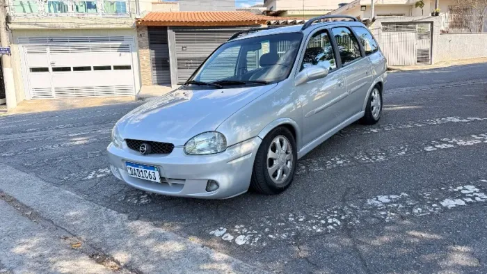 Chevrolet Corsa Wagon GLS 1.6 16V MPFI 4P 2001