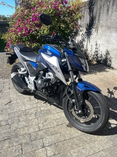 CB300f Twister impecável 2026