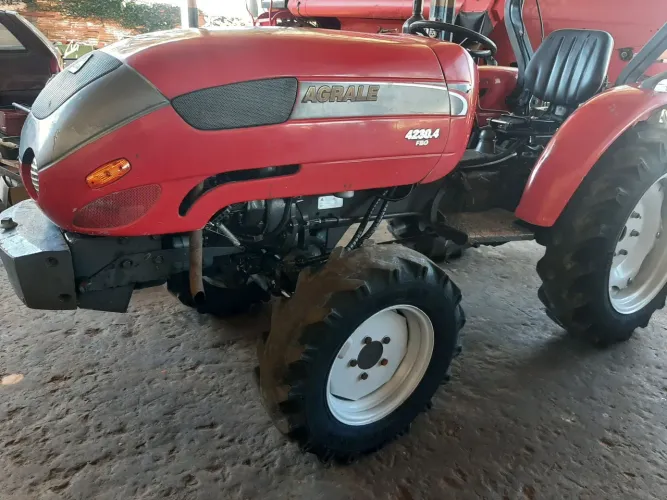 Trator agrale 4230 4x4 ano 2014