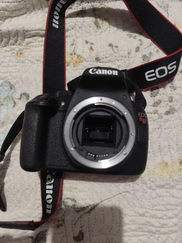 Câmera Canon EOS T5